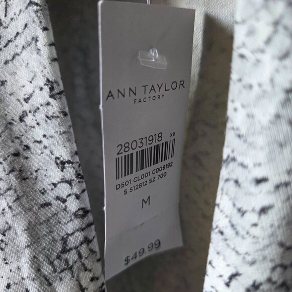 NWT ANN TAYLOR SURPLICE NECK WRAP STYLE SLEEVELESS SNAKESKIN PRINT TOP SIZE M - Picture 12 of 16